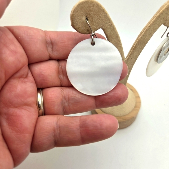 Elegant Silver Tone and Mother Pearl Dangle Earrings - Picture 4 of 5